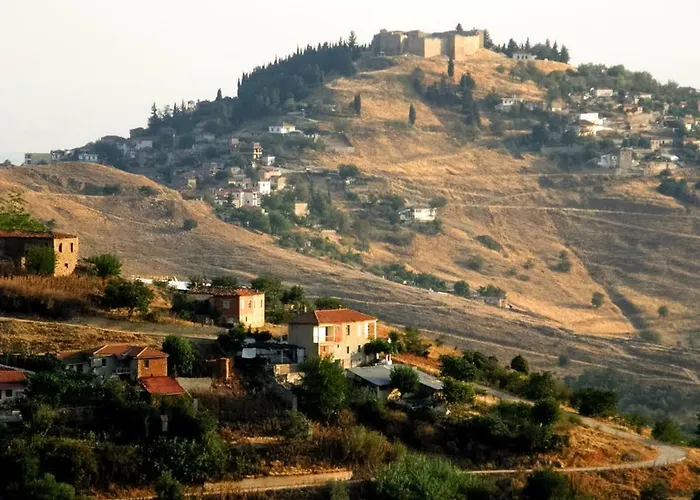 House In Traditional Greek Village Летний дом *