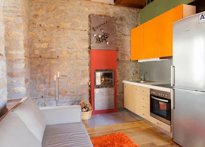 House In Traditional Greek Village Летний дом *